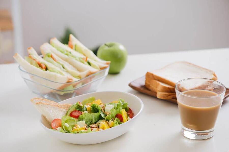Chia nhỏ bữa ăn giúp no lâu hơn (Ảnh minh họa)     