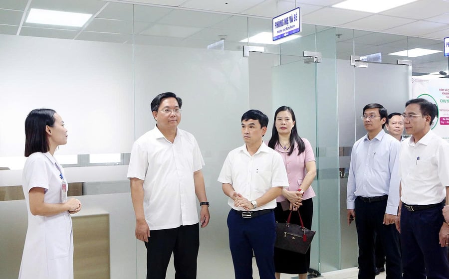 Chủ tịch UBND tỉnh Trần Duy Đông kiểm tra thực tế tại Bệnh viện Sản nhi tỉnh Phú Thọ