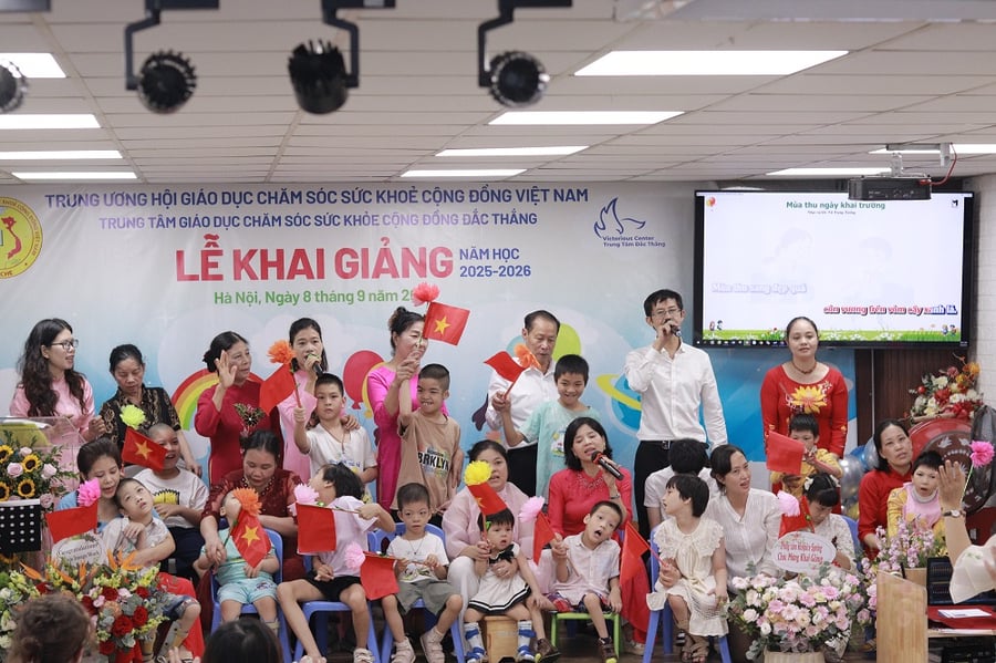 Lễ khai giảng năm học mới 2025 - 2026 tại Trung tâm Giáo dục chăm sóc sức khỏe cộng đồng Đắc Thắng diễn ra trong không khí trang trọng, ấm áp sáng ngày 8/9/2025