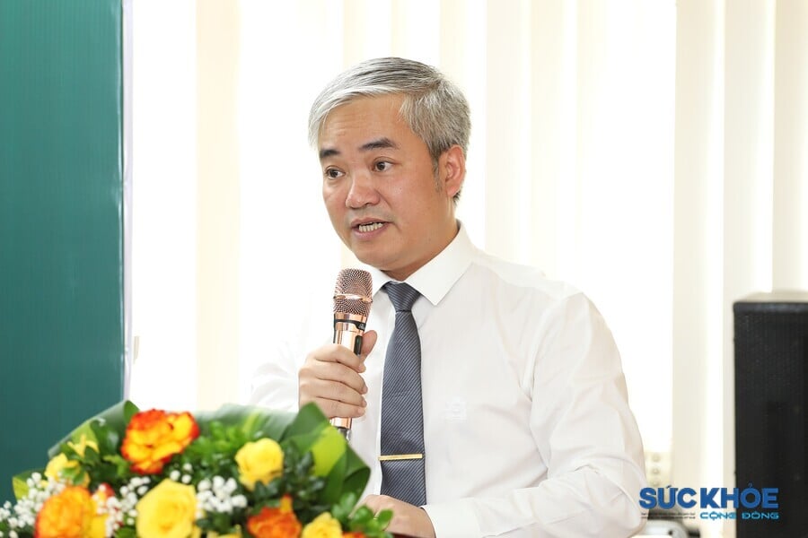 Nhà báo Trần Tuấn Linh, Tổng Biên tập Báo Sức khỏe và Đời sống chia sẻ tại sự kiện