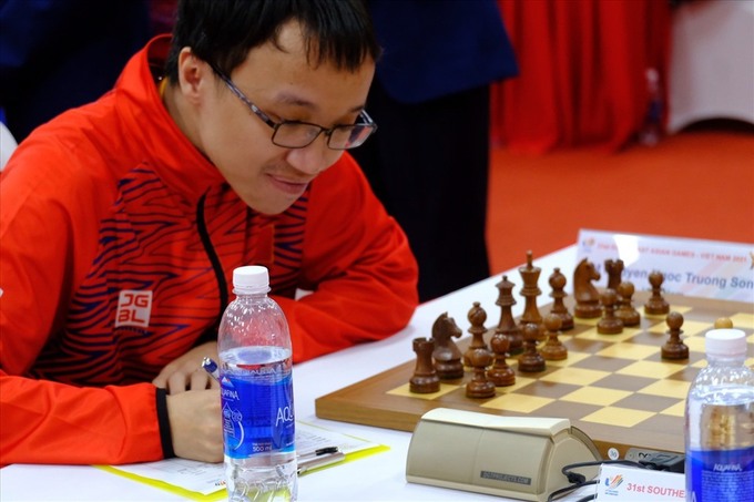 Nguyễn Ngọc Trường Sơn giành HCV nội dung cờ tiêu chuẩn cá nhân nam. Ảnh: SEA Games