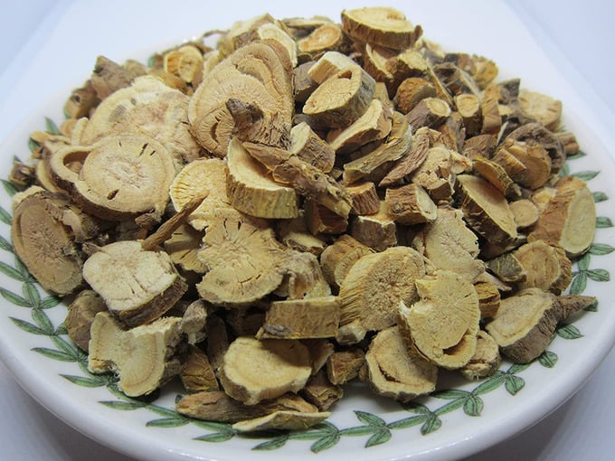 Ngoài tác dụng trị bệnh ngoài da, Khổ sâm Bắc còn giúp ổn định nhịp tim