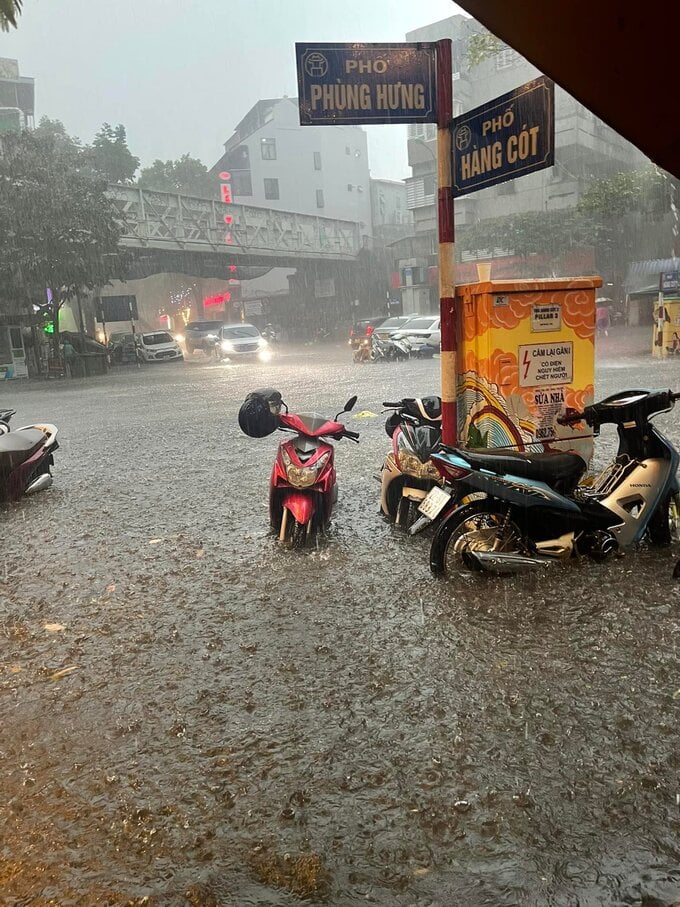 Phố Phùng Hưng, Hàng Cót