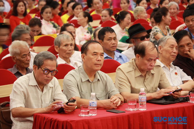 Khách mời tham dự hội nghị