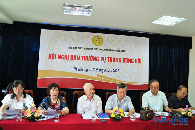 Chủ tịch Hội và 5 Phó Chủ tịch Thường trực Hội
