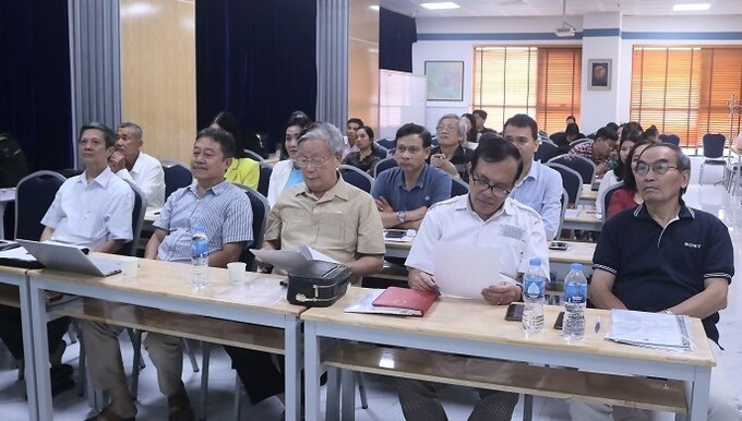 Ban lãnh đạo Trung ương Hội Giáo dục chăm sóc sức khỏe cộng đồng Việt Nam và các đại biểu cùng học viên tham dự Chương trình bồi dưỡng kỹ năng lãnh đạo, quản lý đổi mới phát triển tổ chức KH&CN ngoài công lập