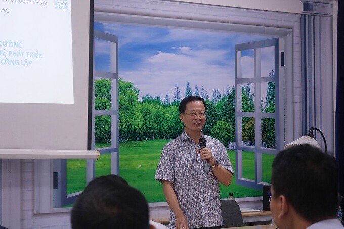 Ban lãnh đạo Trung ương Hội Giáo dục chăm sóc sức khỏe cộng đồng Việt Nam và các đại biểu cùng học viên tham dự Chương trình bồi dưỡng kỹ năng lãnh đạo, quản lý đổi mới phát triển tổ chức KH&CN ngoài công lập