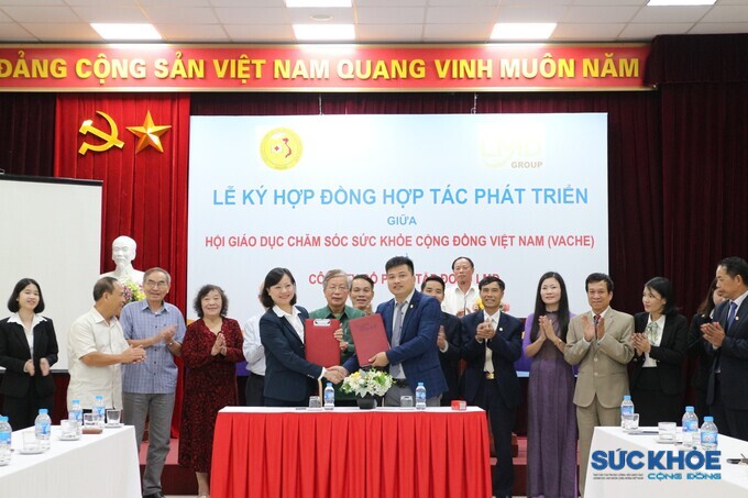 Hội Giáo dục chăm sóc sức khỏe cộng đồng Việt Nam ký kết hợp tác với Công ty cổ phần Tập đoàn LMD