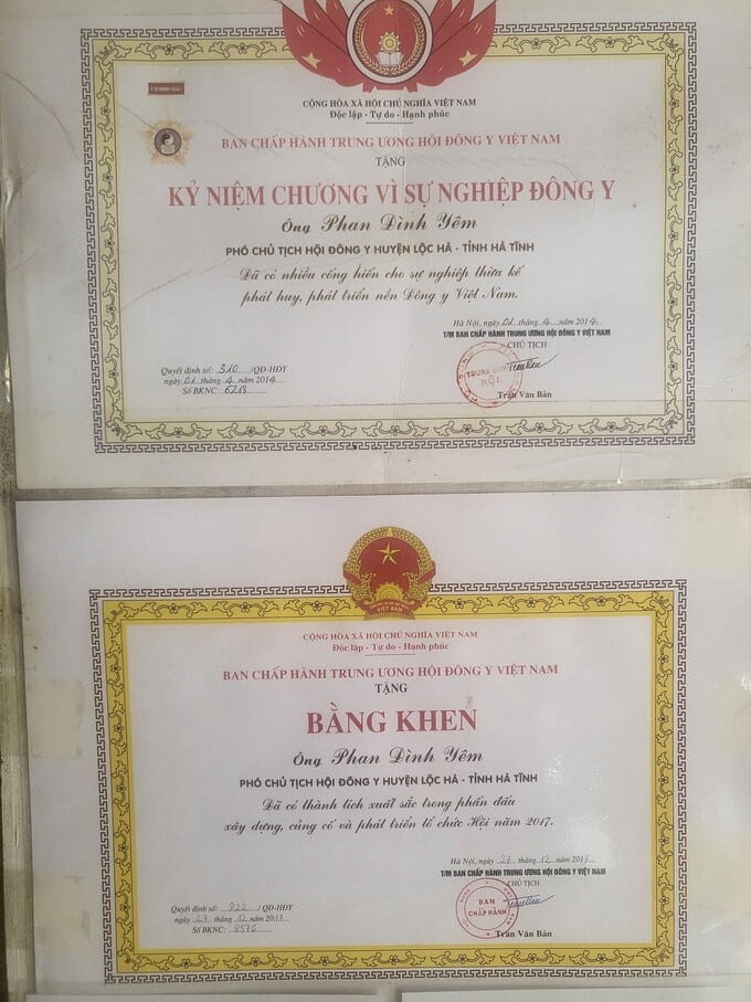 Hiện tại lương y Phan Đình Yêm làm phó Chủ tịch Hội Đông y huyện Lộc Hà. Lương y được TƯ Hội Đông y Việt Nam trao tặng bằng khen và kỉ niệm chương vì sự nghiệp Đông y