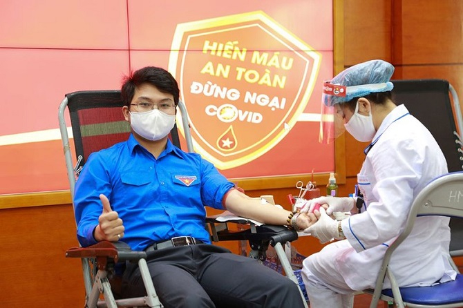 Tăng cường vận động, mở rộng đối tượng hiến máu song song với thực hiện tốt công tác chăm sóc người hiến máu