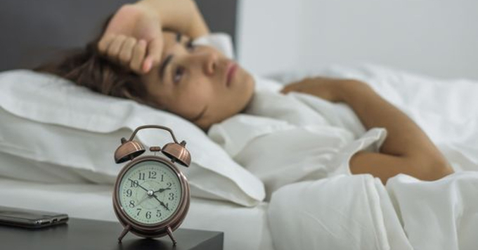 Cách bấm huyệt chữa mất ngủ. Ảnh minh họa