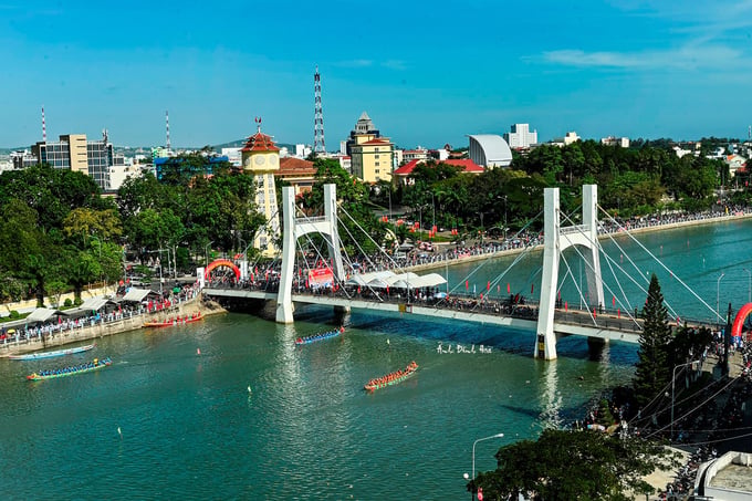 Lễ hội đua thuyền trên sông Cà Ty mừng Đảng, mừng Xuân 2023