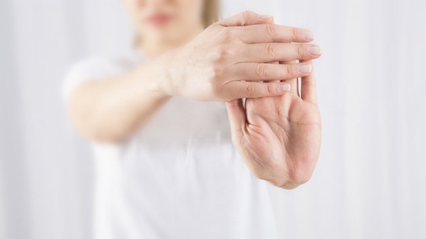 Các mẹo hay để luyện tay không run. Ảnh minh họa