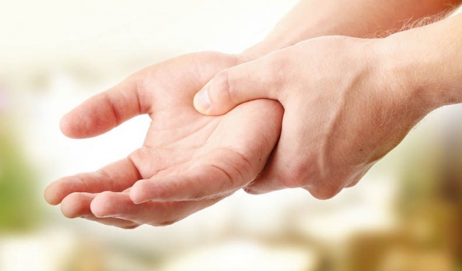 Cách luyện tay không run bằng những mẹo đơn giản. Ảnh minh họa