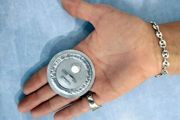 Tác dụng phụ của thuốc tránh thai khẩn cấp cần chú ý. Ảnh minh họa
