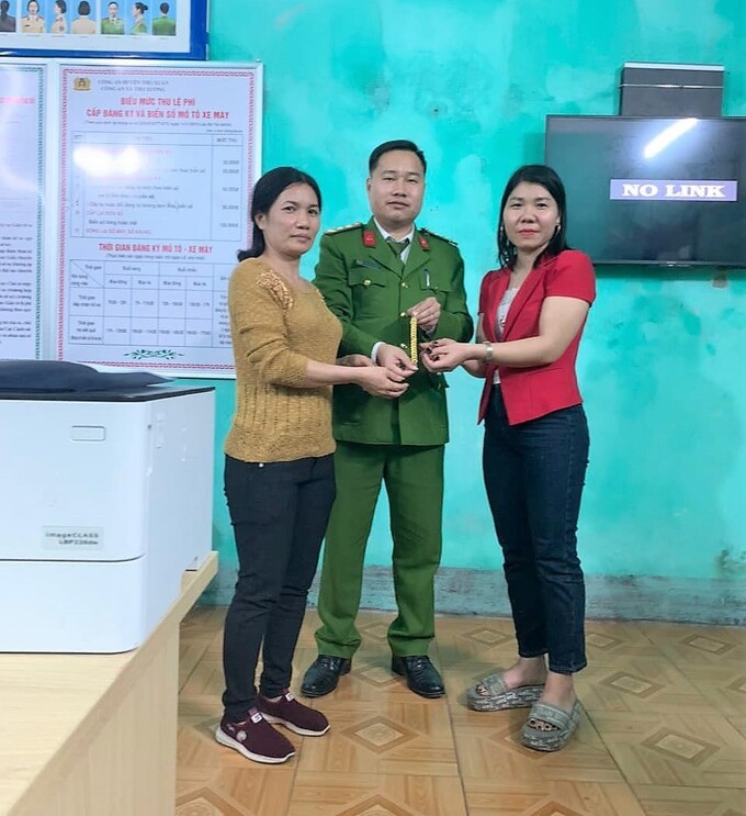 thanh-hoa-co-giao-mam-non-tra-lai-1-cay-vang-cho-nguoi-danh-roi-hinh-anh01623969861