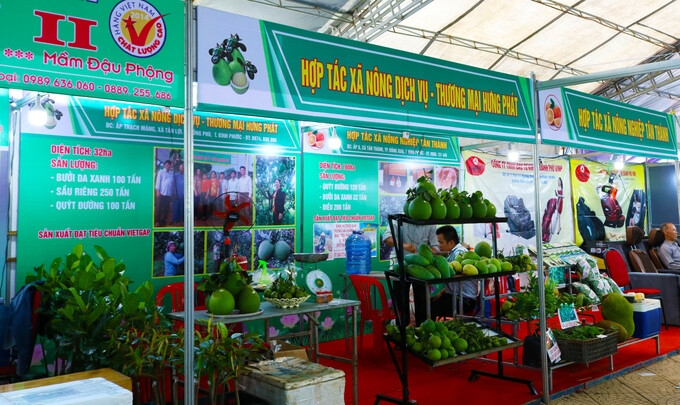 Trưng bày hình ảnh về mô hình hợp tác xã (nguồn binhphuoc.gov.vn)