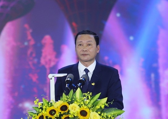 hang-ngan-du-khach-ve-tham-du-le-hoi-du-lich-bien-sam-son-nam-2023-222414594