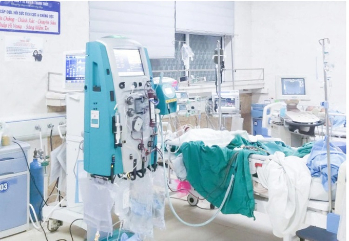 Bệnh nhân được theo dõi điều trị tích cực tại bệnh viện. Ảnh: BVCC (VTV)