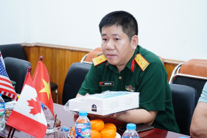 Anh 8