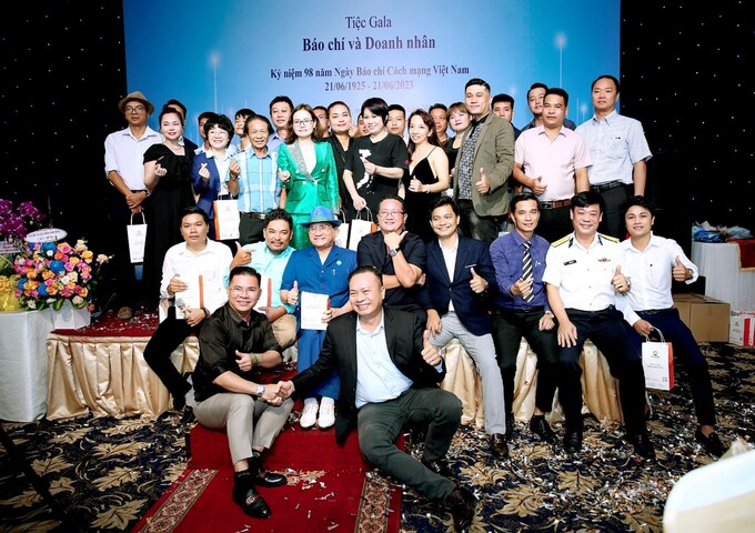 tri ân nhà báo