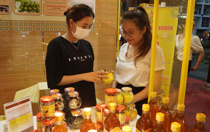 Các sản phẩm OCOP 4 sao của Công ty cổ phần Tập đoàn Xuân Nguyên được trưng bày tại lễ trao chứng nhận