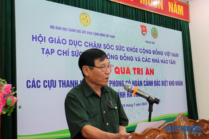 Đồng chí Lê Văn Liêm - Ủy viên Ban Chấp hành Trung ương Hội cựu TNXP Việt Nam, Chủ tịch Hội Cựu TNXP tỉnh Hà Tĩnh phát biểu đáp từ tình cảm của Hội GDCSSKCĐ Việt Nam, Tạp chí SKCĐ và nhà hảo tâm