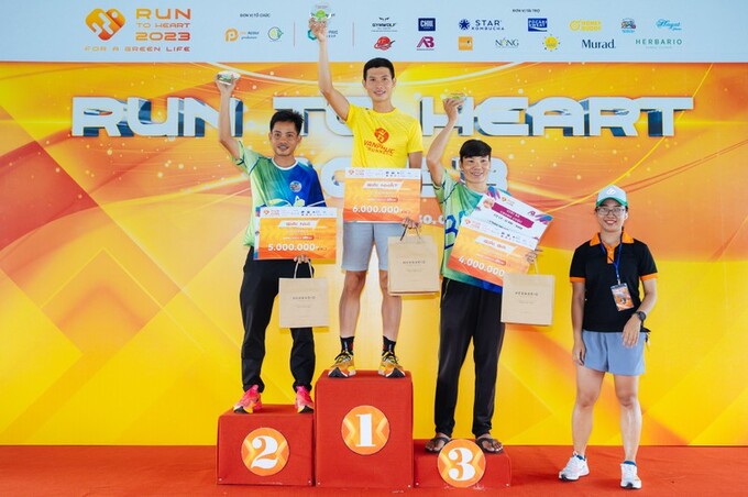Tổng tất cả có 42 giải thưởng chia đều ở 3 cự ly 5km,10km và 21km