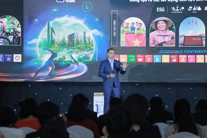 Ông Binu Jacob, Tổng giám đốc Nestlé Việt Nam, đồng chủ tịch VBCSD chia sẻ về chuyển đổi kép giúp doanh nghiệp tạo ra lợi thế cạnh tranh