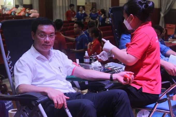 Các thầy cô là cán bộ, giảng viên, nhân viên của Học viện Báo chí và Tuyên truyền đã tham gia hiến máu tại 