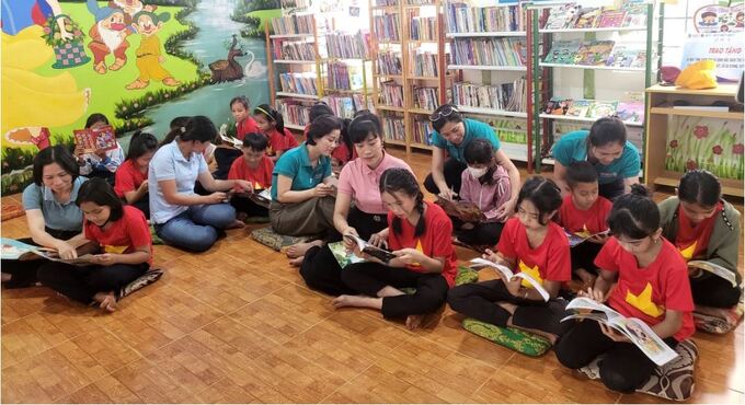 Có nhiều đầu sách mới giúp cho học sinh và giáo viên thêm thích thú trong giờ đọc  