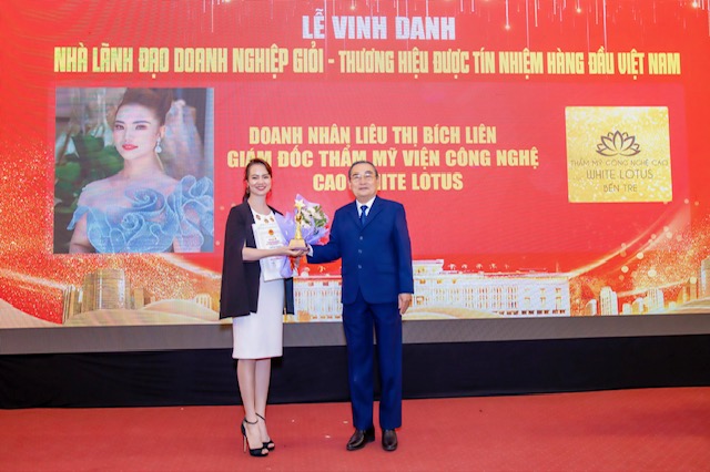 Liêu Thị Bích Liên được xướng tên trong Lễ vinh danh Nhà lãnh đạo doanh nghiệp giỏi