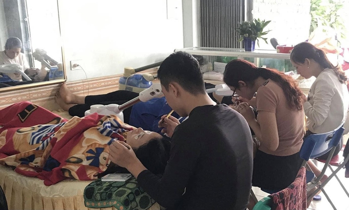 Ứng dụng nhiều công nghệ mới hỗ trợ làm đẹp khiến khách hàng ngày càng tin tưởng đến với Spa Cẩm Tú
