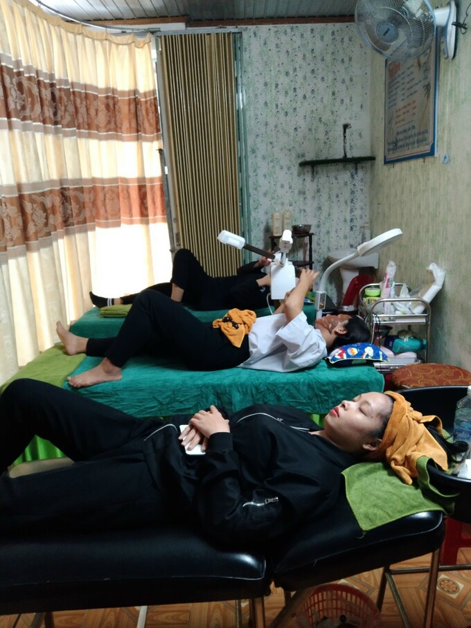 Nhờ mỹ phẩm Karmel, Nguyễn Thị Phụng đã có một lượng khách ruột nhất định