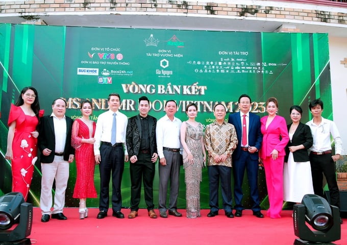 Ban tổ chức vòng bán kết cùng đại biểu khách mời