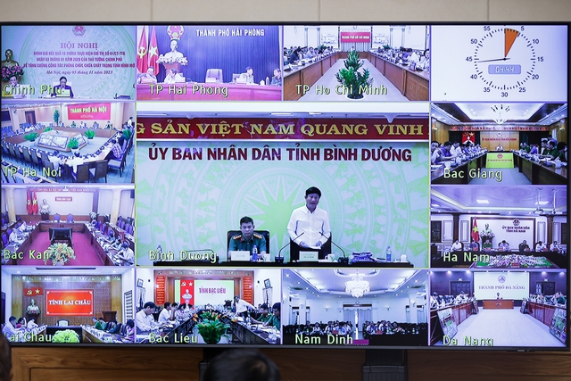 Hội nghị kết nối trực tuyến với 63 điểm cầu UBND các tỉnh, thành phố và hơn 700 điểm cầu tại UBND các quận, huyện trong cả nước. Ảnh: VGP