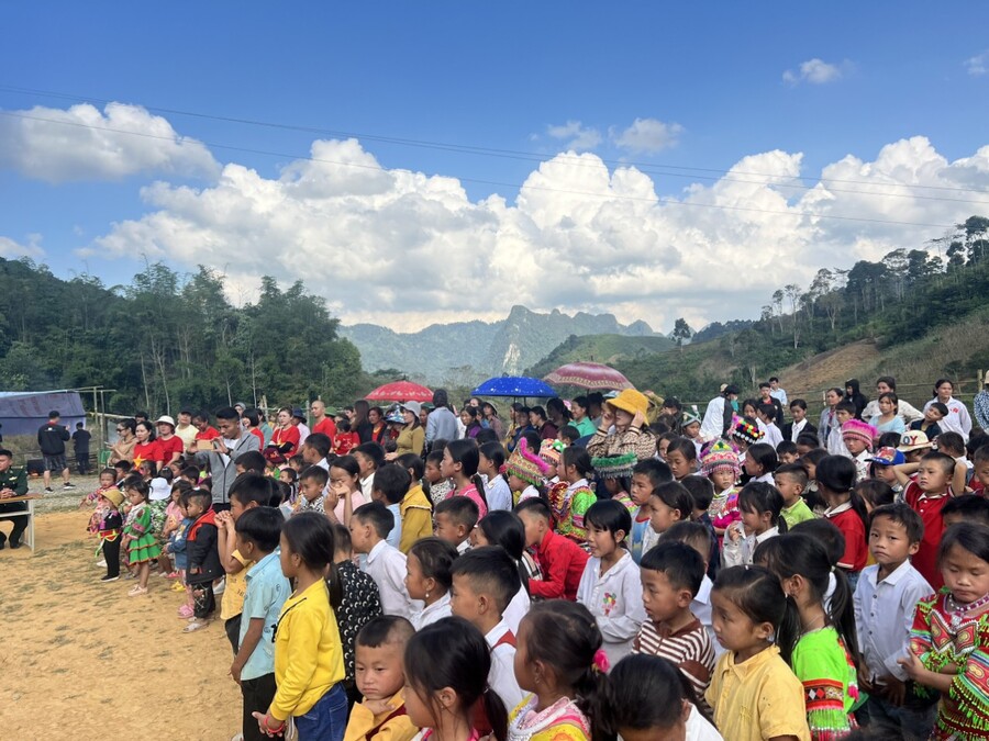 Chương trình “Đông ấm bản em năm 2023” do Nhóm Thiện Tâm Bỉm Sơn và các nhà hảo tâm tài trợ.