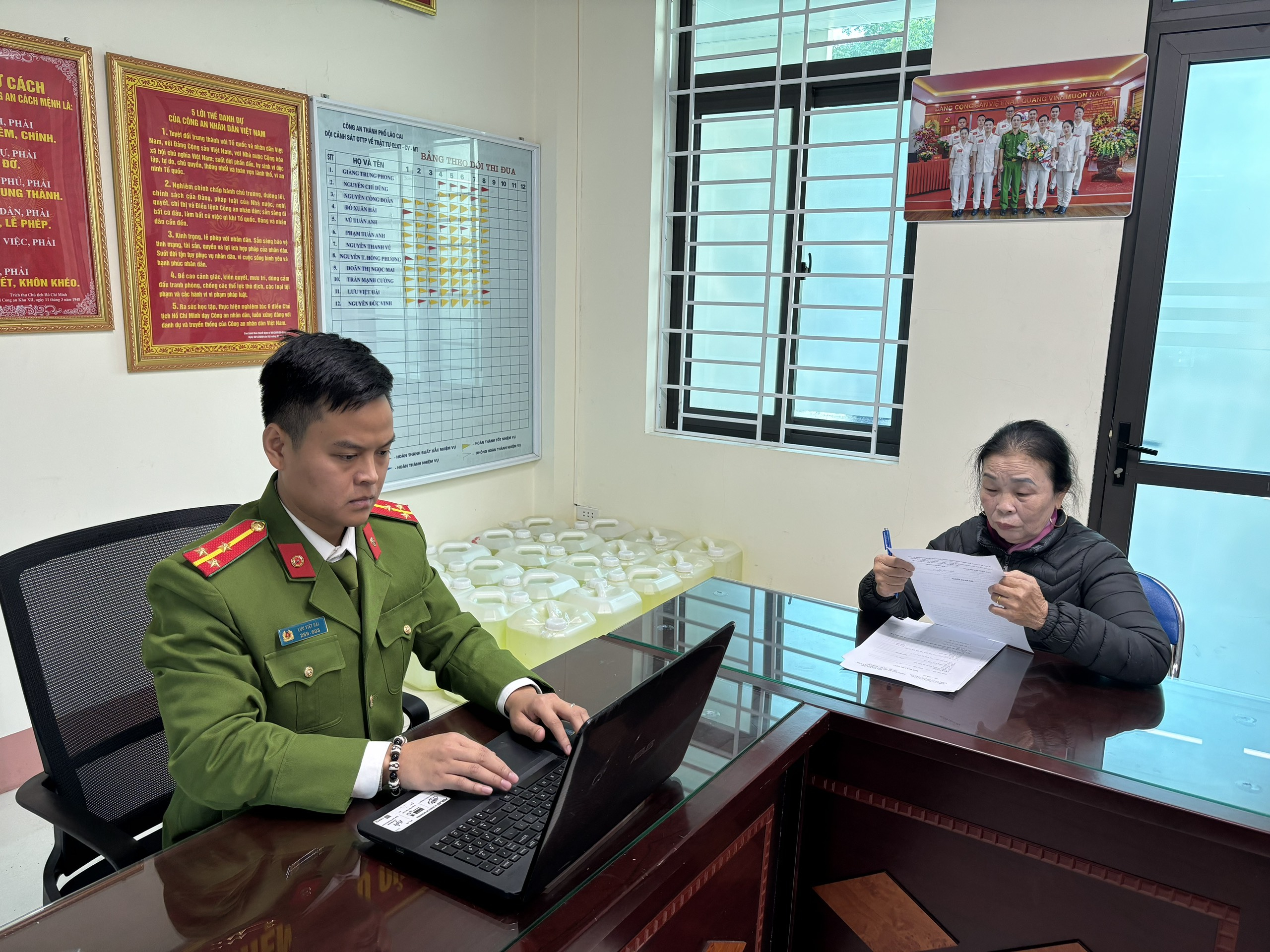 Anh 1