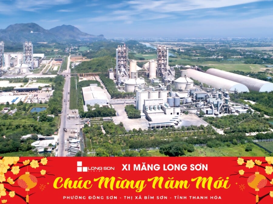 Xi măng Long Sơn đã ủng hộ tỉnh Thanh Hóa 18 tỷ đồng, nhằm hỗ trợ xây dựng nhà ở cho đồng bào nghèo đang sinh sống trên sông.