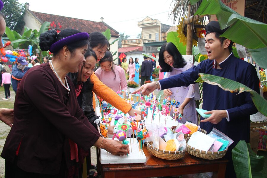 Không gian văn hóa đậm chất truyền thống của làng cổ Đông Sơn hội đủ 5 yếu tố về khảo cổ, lịch sử văn hóa, danh thắng, cách mạng và kiến trúc. Nơi đây còn có nhiều di tích văn hóa, lịch sử lâu đời có giá trị đại diện cho giai đoạn lịch sử văn minh Đông Sơn.