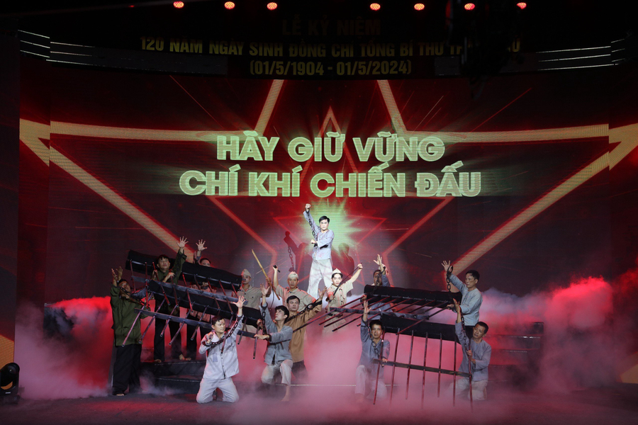 Chương trình nghệ thuật tại lễ kỷ niệm.
