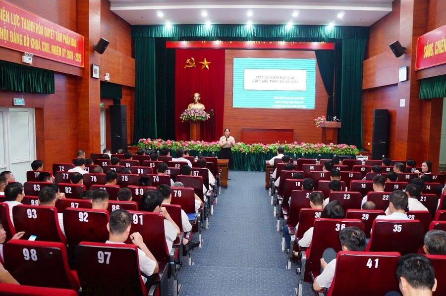 Quang cảnh buổi tập huấn