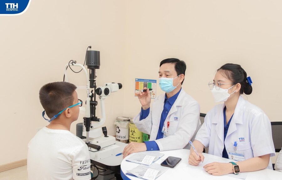  BVĐK TTH Hà Tĩnh khám sàng lọc và phẫu thuật cho trẻ em bị khuyết tật