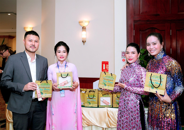 Các gian hàng sản phẩm về sức khỏe, sắc đẹp chất lượng, uy tín được trưng bày tại Họp báo