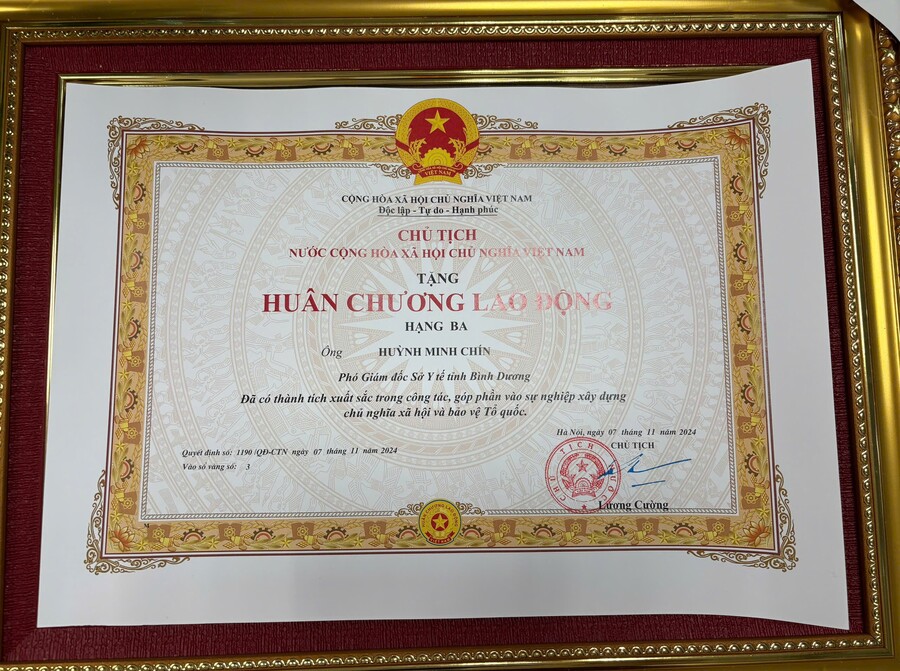 Anh Huỳnh Minh Chín đã vinh dự được Chủ tịch nước trao tặng Huân chương Lao động hạng Ba vào năm 2024