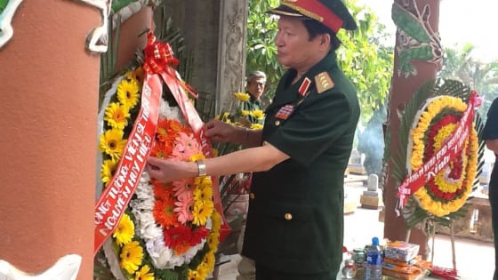 thuong-ta-nguyen-huy-hieu-1