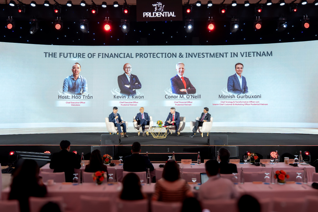 cac-dai-dien-prudential-viet-nam-tham-gia-chia-se-goc-nhin-ve-tuong-lai-bao-ve-tai-chinh-va-dau-tu-tai-viet-nam