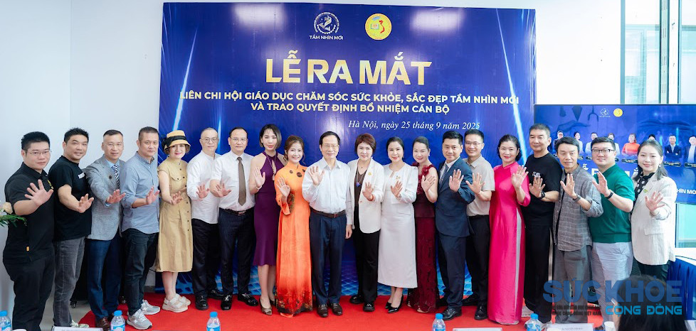 Đoàn chuyên gia đến từ Hiệp hội mỹ thuật Thâm Quyến (Trung Quốc)