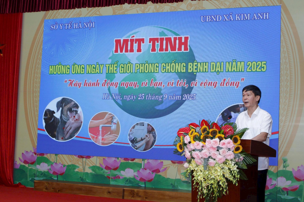 Phó Giám đốc Sở Y tế Hà Nội Vũ Cao Cương phát biểu tại lễ mít tinh