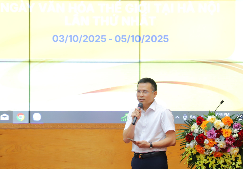 Cục trưởng Cục Thông tin cơ sở và Thông tin đối ngoại Phạm Anh Tuấn công bố trang thông tin điện tử chính thức của Chương trình 